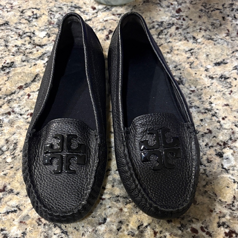 Tory Burch Textured Black Loafers